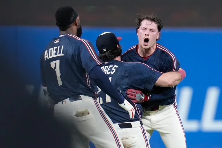 Bazzana Singles Home Winning Run In 10th Inning As Guardians Top Tigers 4-3 To Sweep Doubleheader